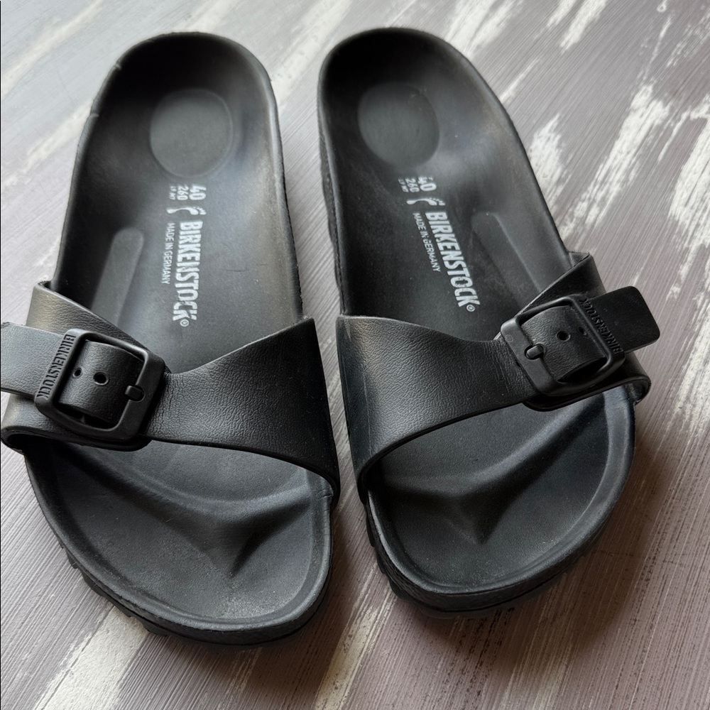 Birkenstock Slides made in Germany 🏝️ unisex L-9; M-7 Make offer